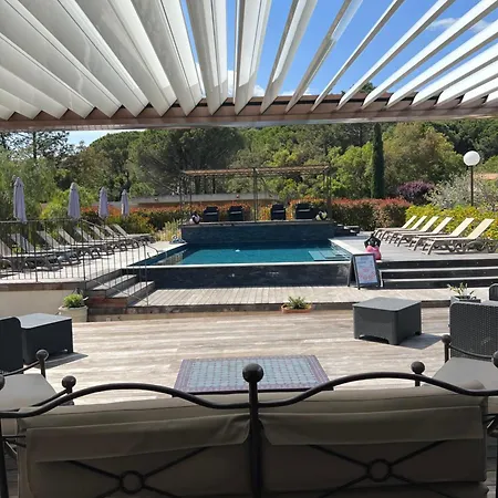 Les Jardins Sta Giulia Avec Piscine 호텔